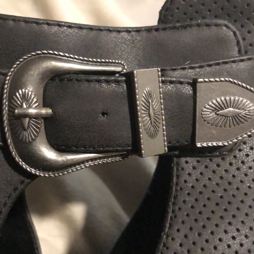 American Eagle Outfitters Black Ankle Booties - Picture 13 of 13